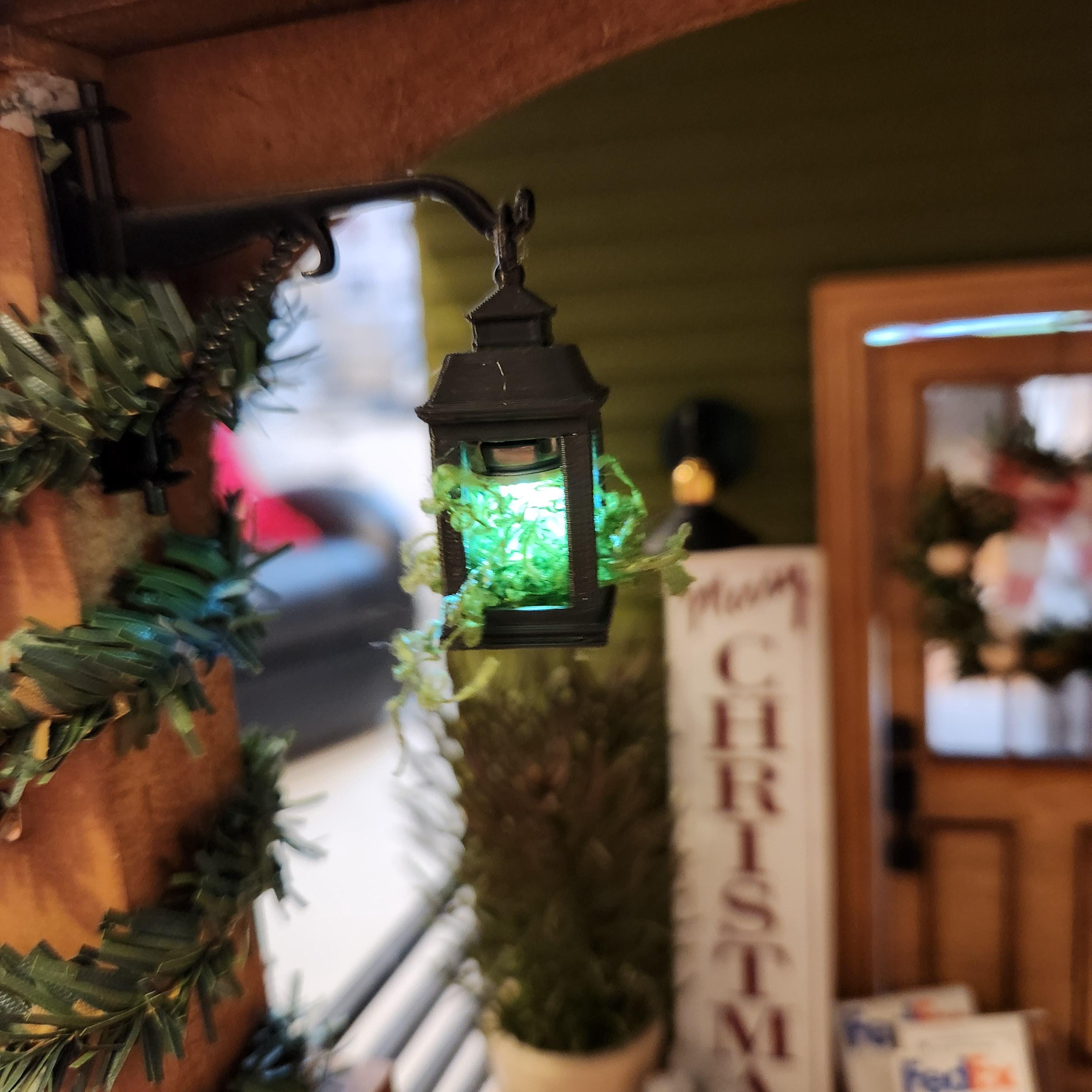 1:12 Scale Working Miniature Lantern – Battery Operated with Magnetic Switch
