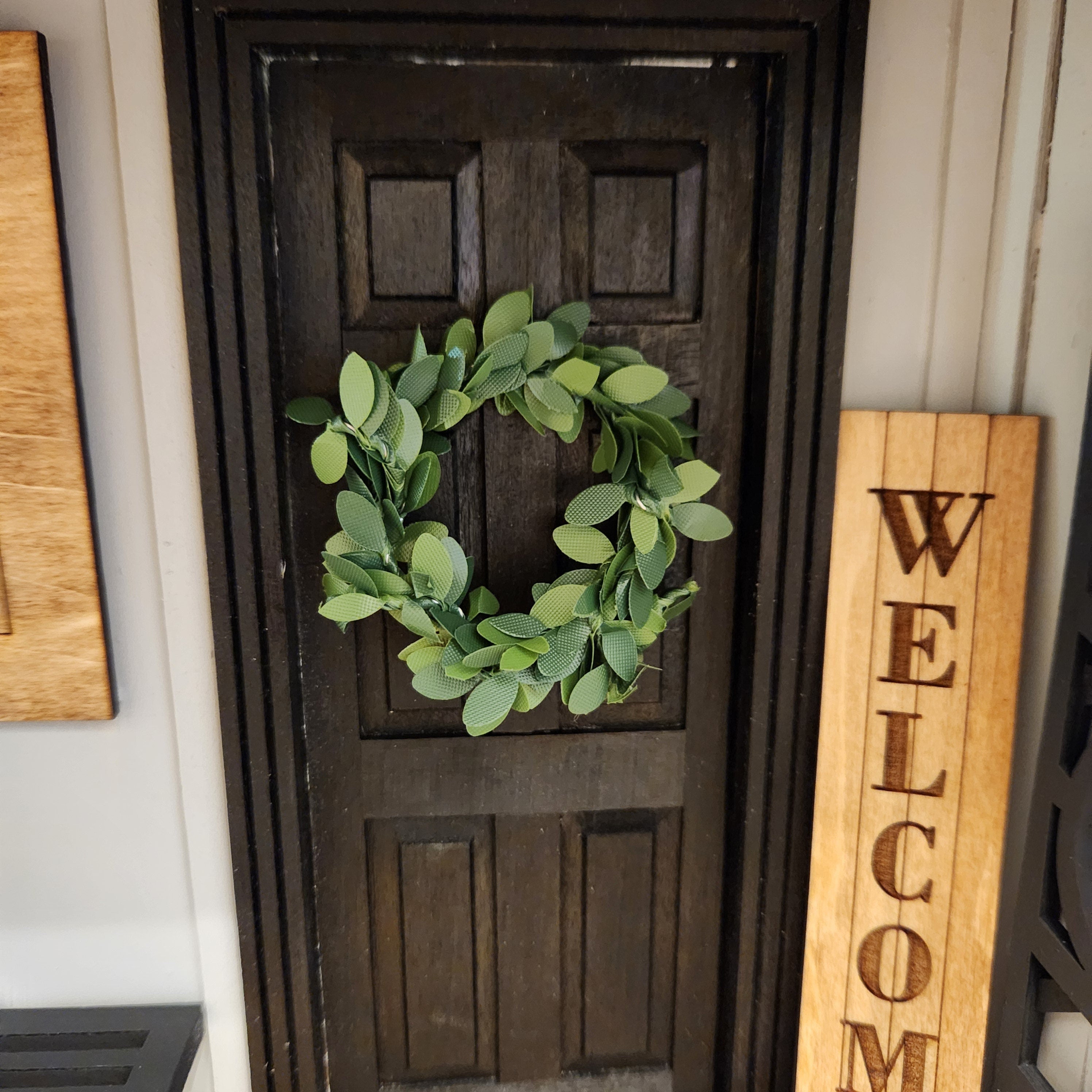 Dollhouse Miniature Wreath, Farmhouse Porch Decor, 1:12 Scale