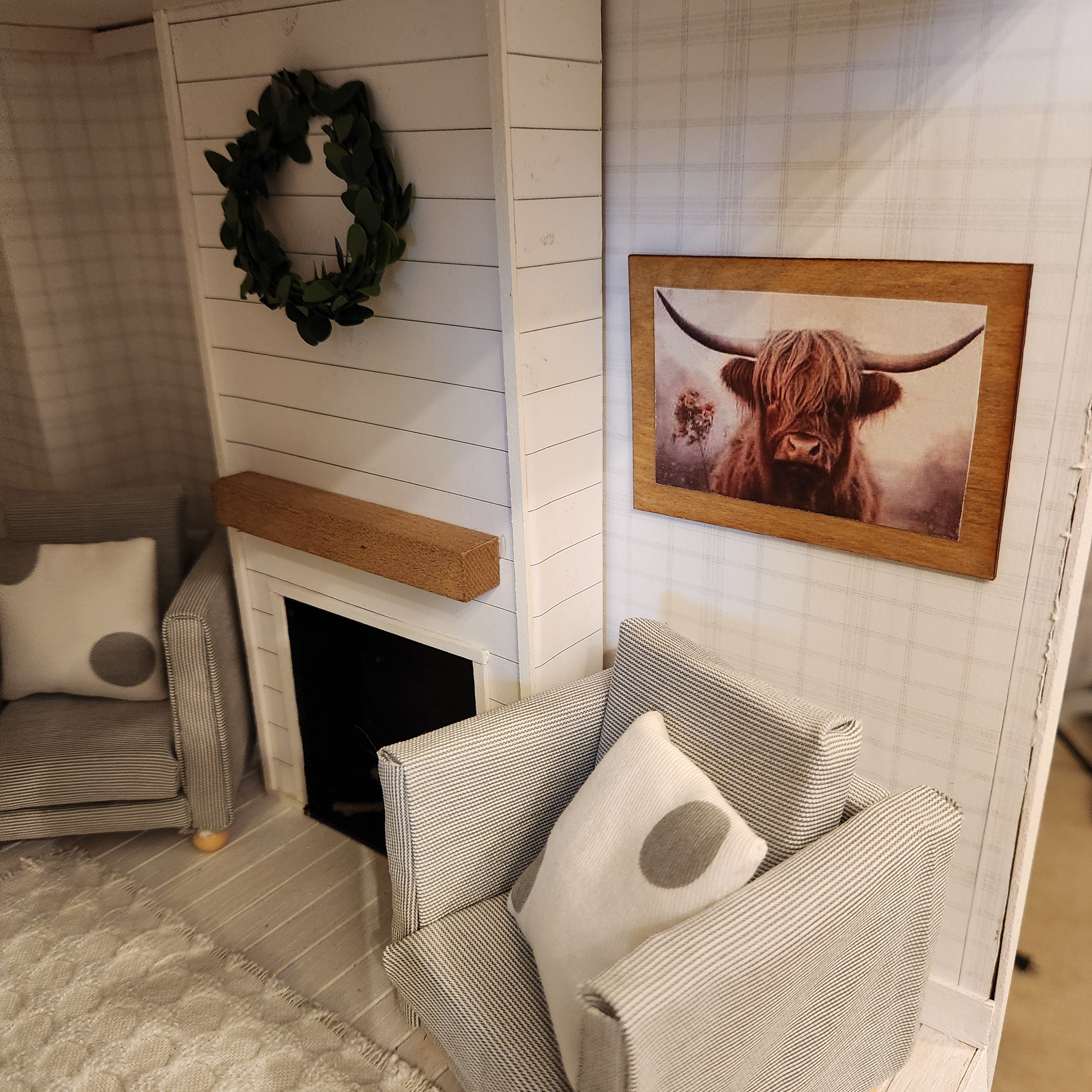 Miniature Highland Cow Wood Sign – 1:12 Scale Dollhouse Art