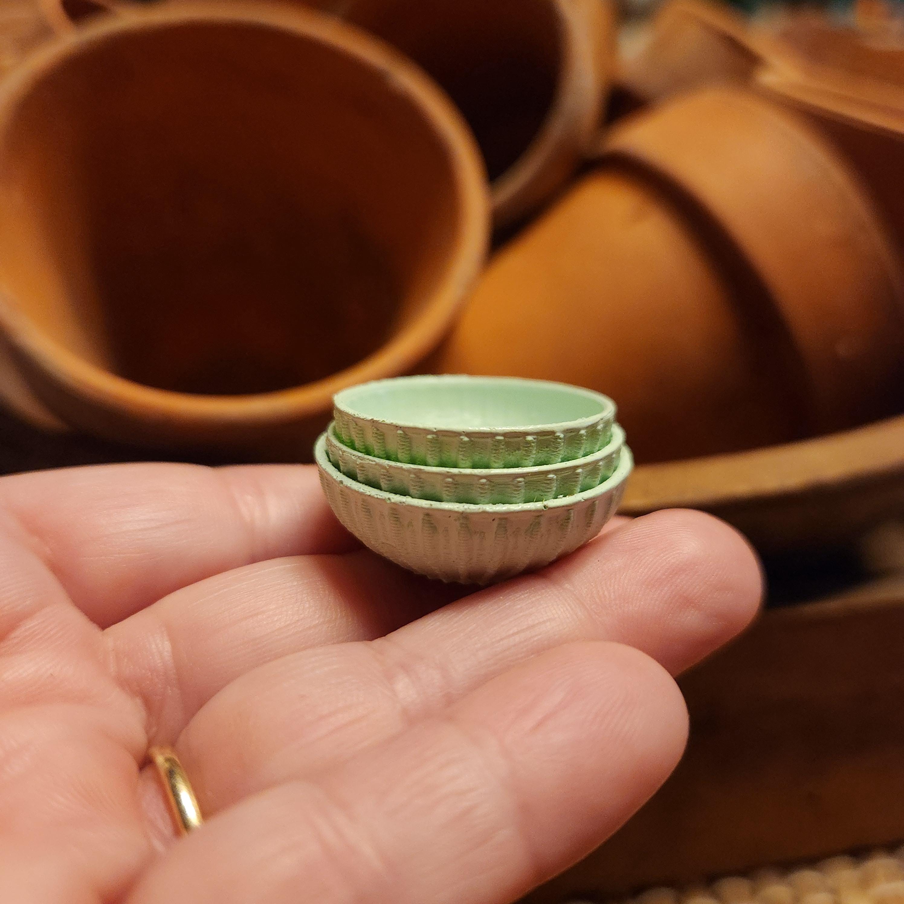 1:12 Scale Miniature Jadeite Mixing Bowls – Set of 3 Vintage Nesting Bowls