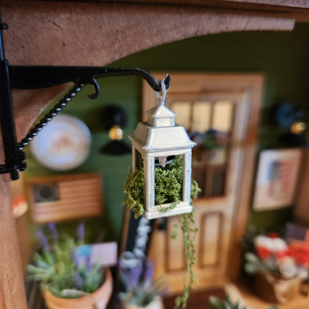 1:12 Scale Working Miniature Lantern – Battery Operated with Magnetic Switch