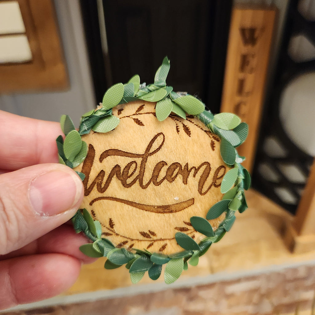 Dollhouse Miniature Welcome Wreath, 1:12 Scale Sign