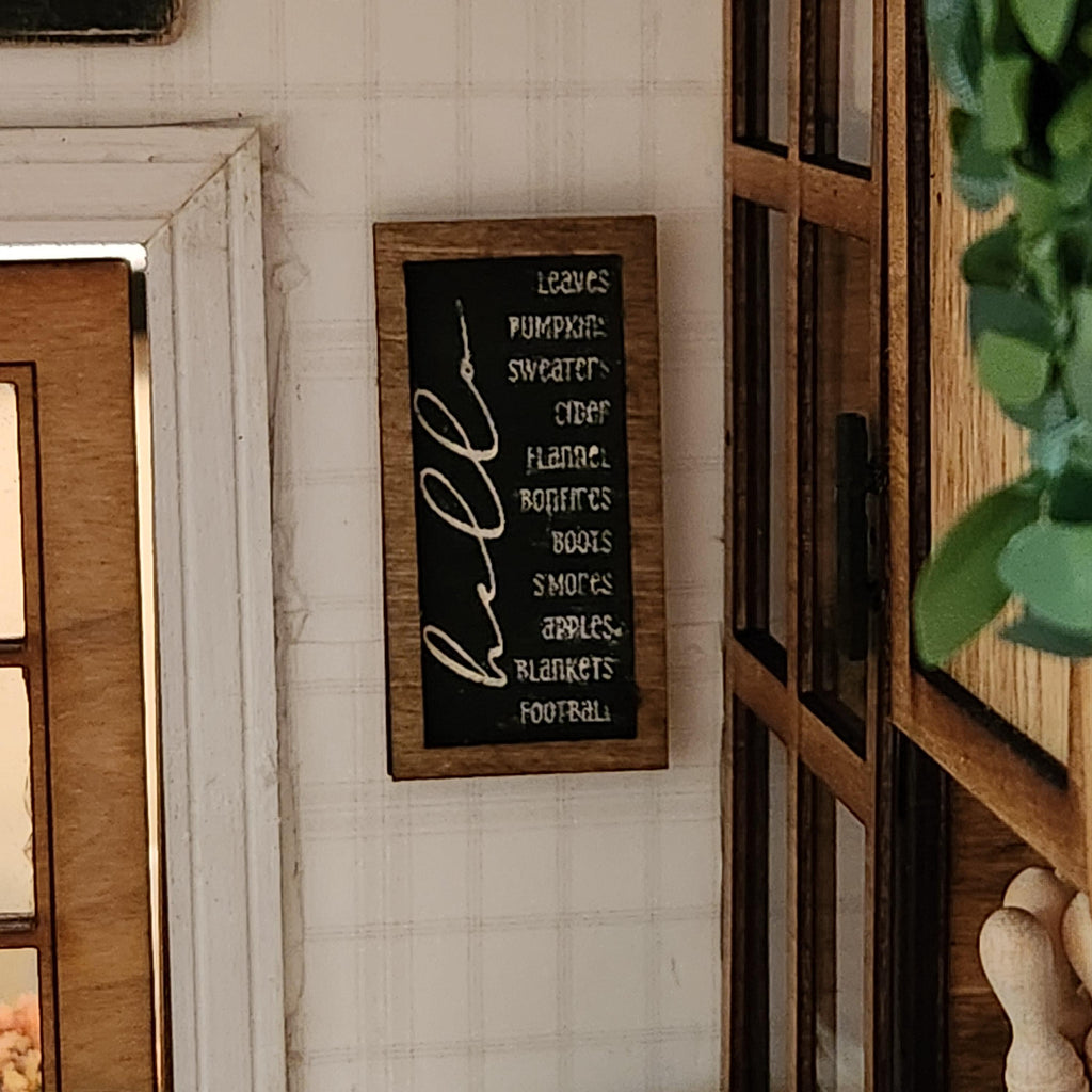 Dollhouse Miniatures Hello Fall Sign, 1:12 Scale
