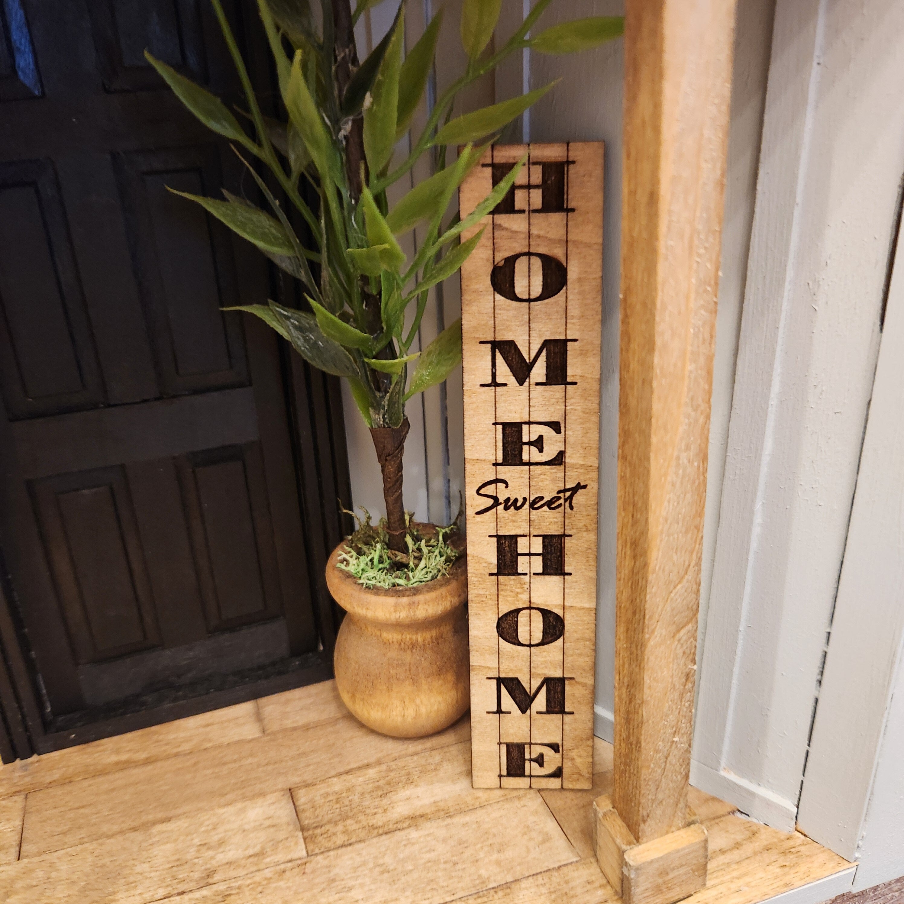Dollhouse Miniatures HOME Sweet HOME Porch Sign, 1:12 Scale