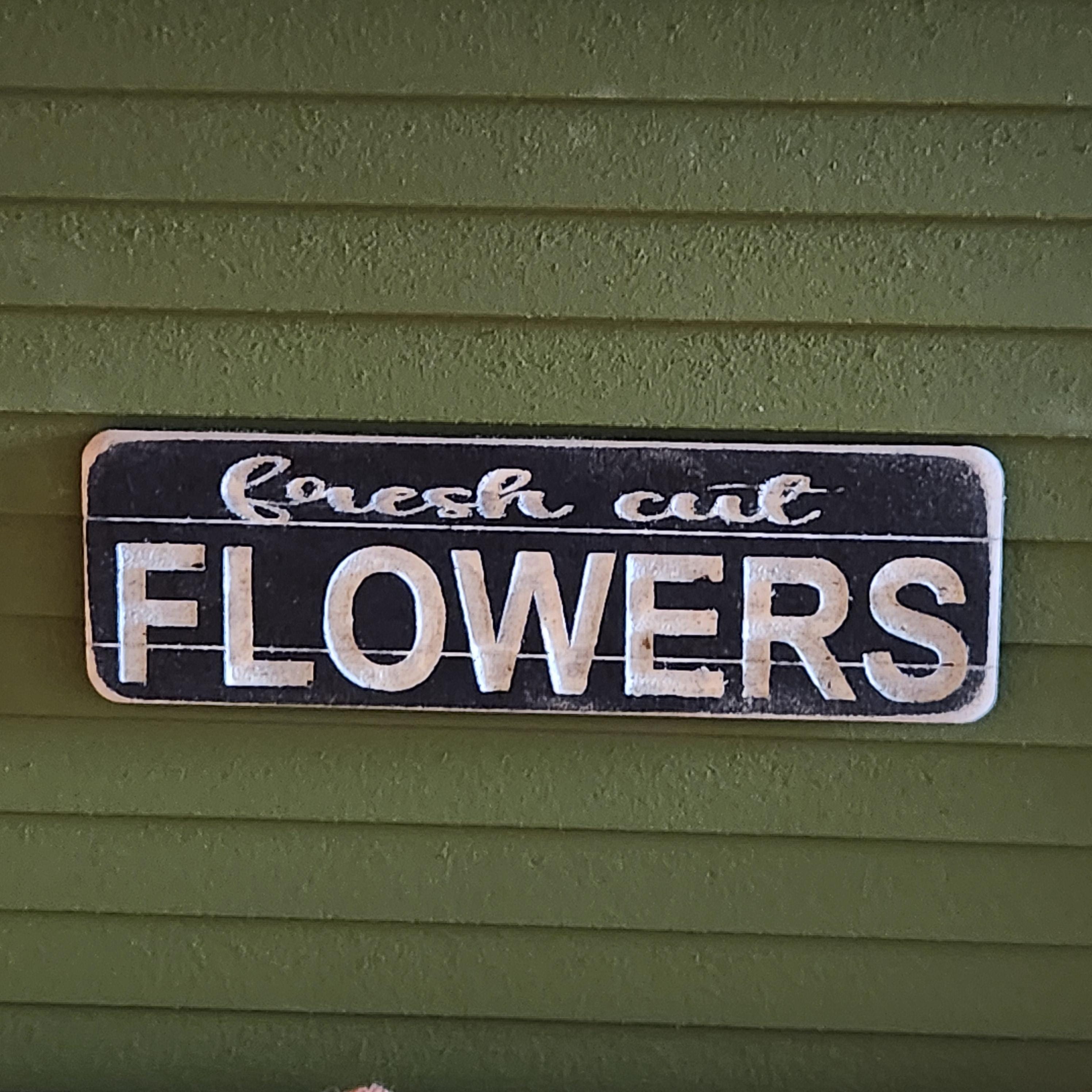 Dollhouse Miniatures sign, FRESH CUT FLOWERS, home decor, miniature sign, dollhouse accents, 1:12 scale, wall decor
