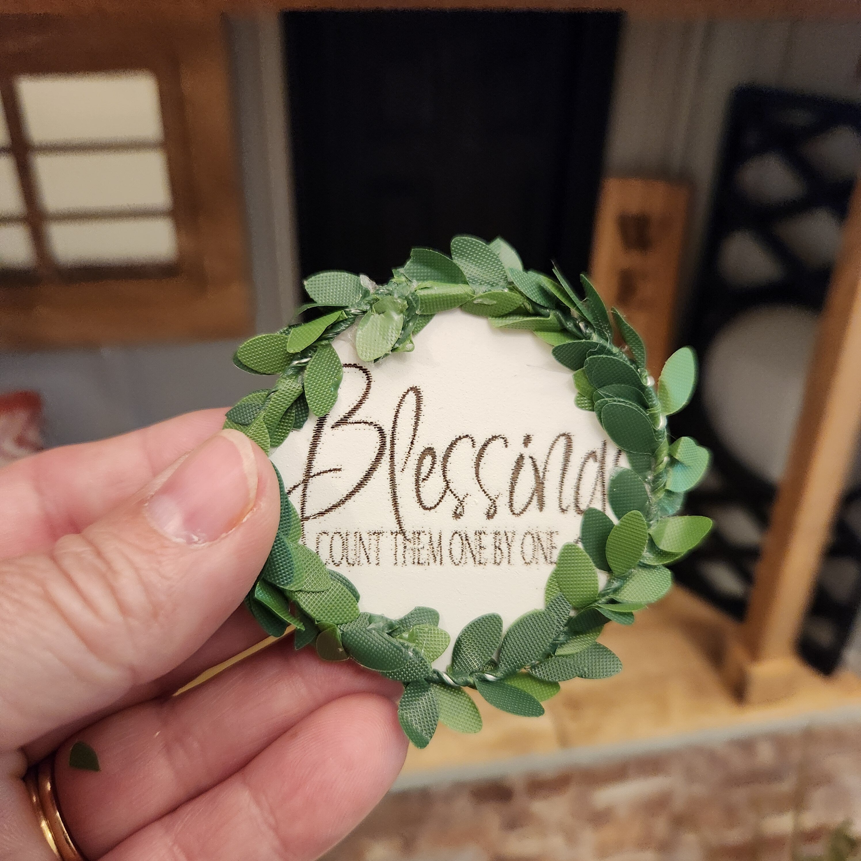 Dollhouse Miniatures Blessings Wreath, 1:12 Scale Wood Sign