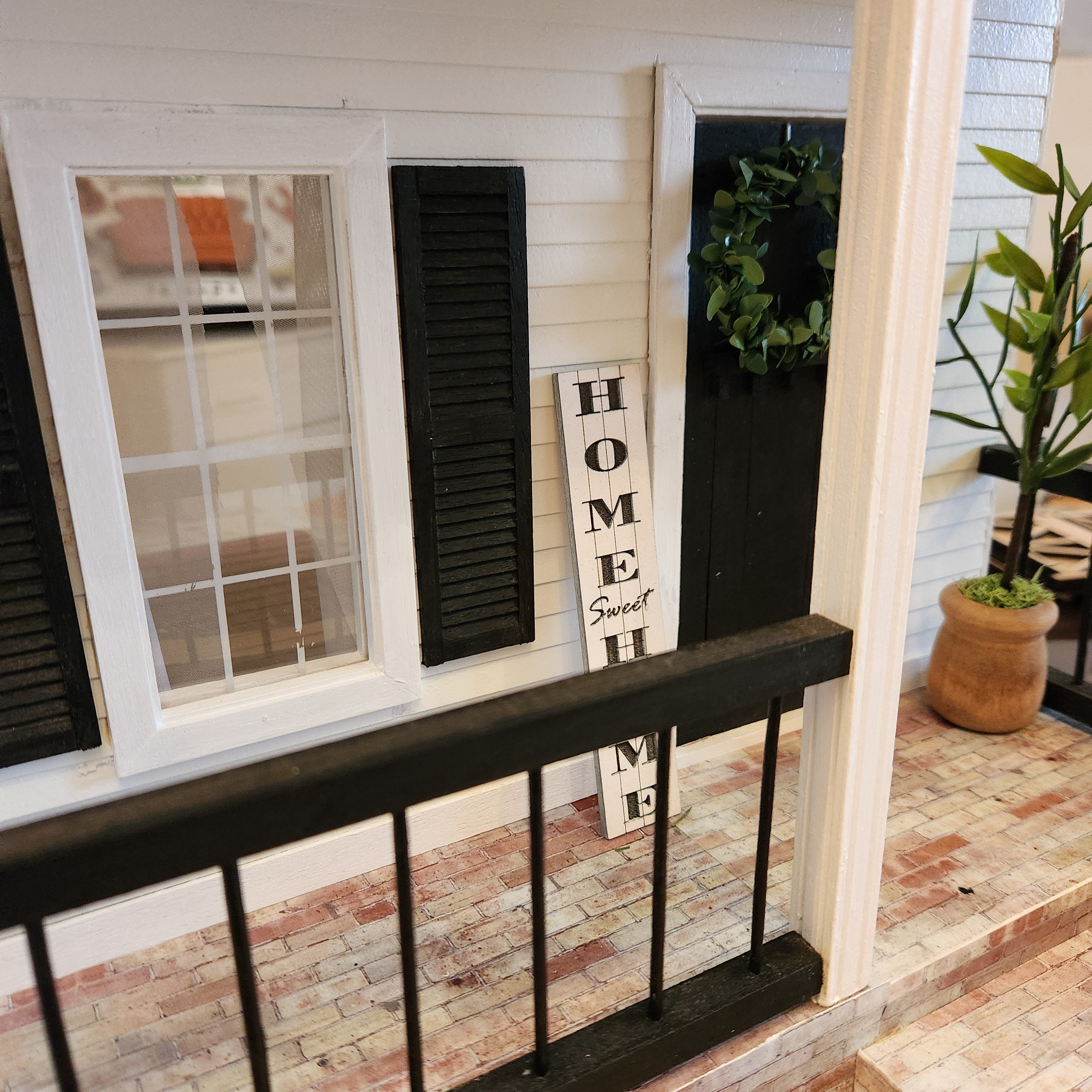Dollhouse Miniatures HOME Sweet HOME Porch Sign, 1:12 Scale