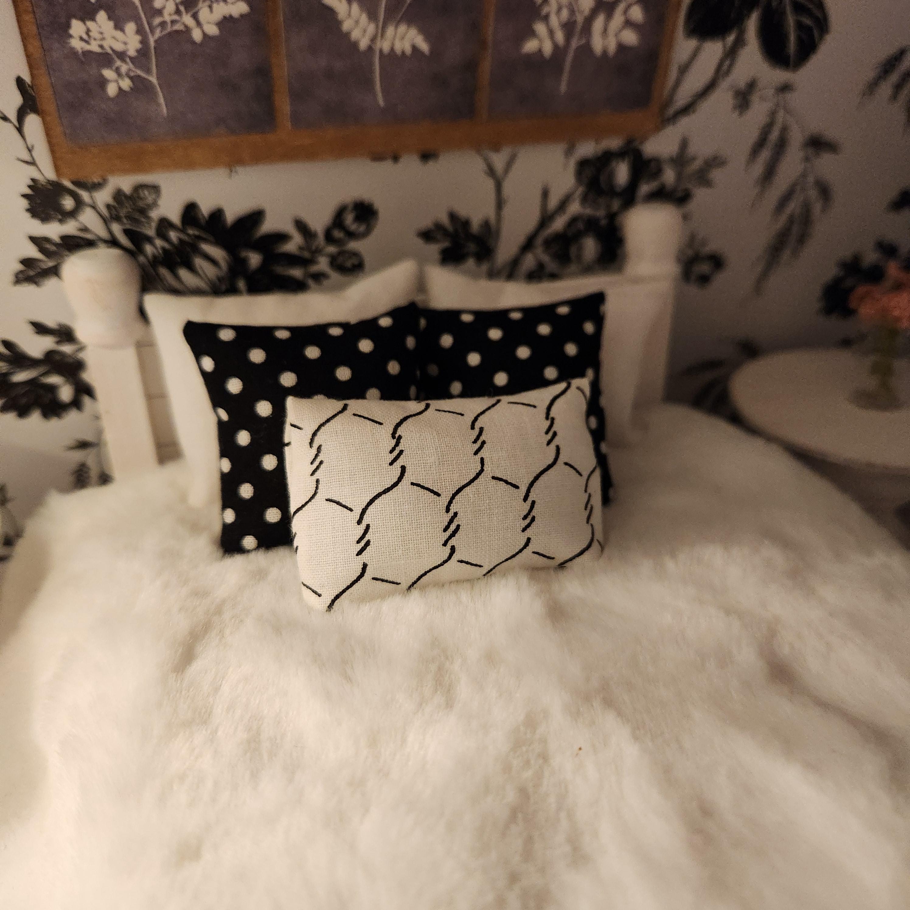 Dollhouse Miniatures Accent Pillow, WHITE AND BLACK, dollhouse decorations, miniature pillows, 1:12 scale